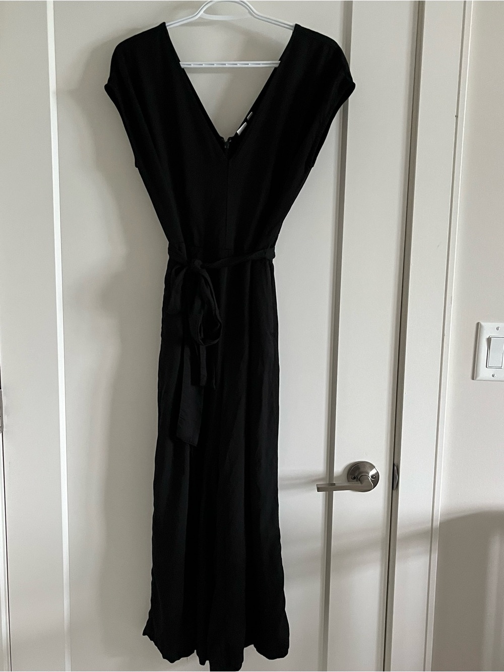 GAP Black V-Neck Tie-Waist Romper